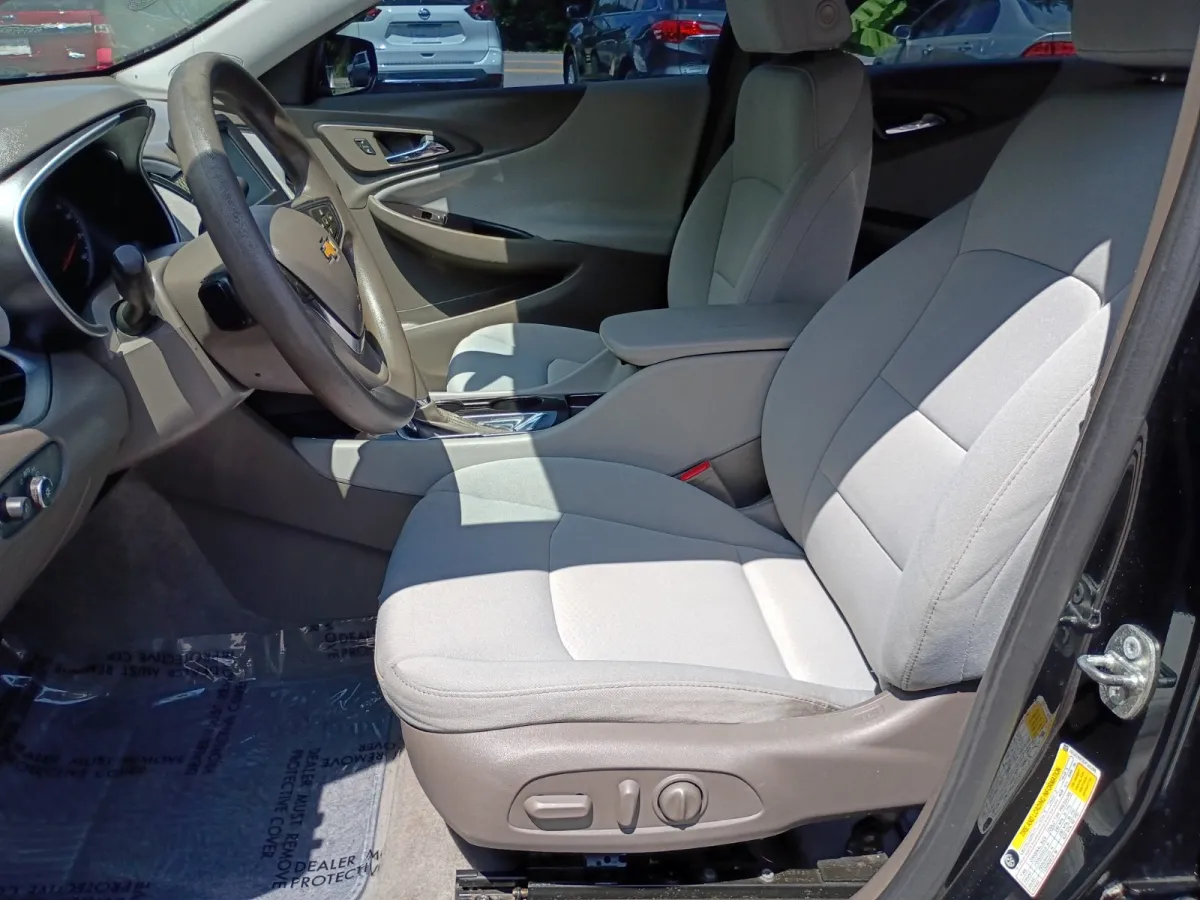 2018 Chevrolet Malibu — image 6