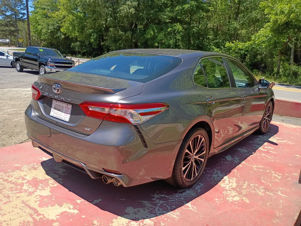 2018 Toyota Camry — image 3