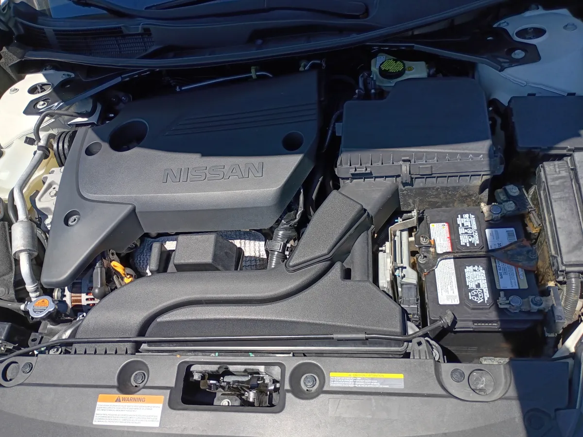2017 Nissan Altima — image 10