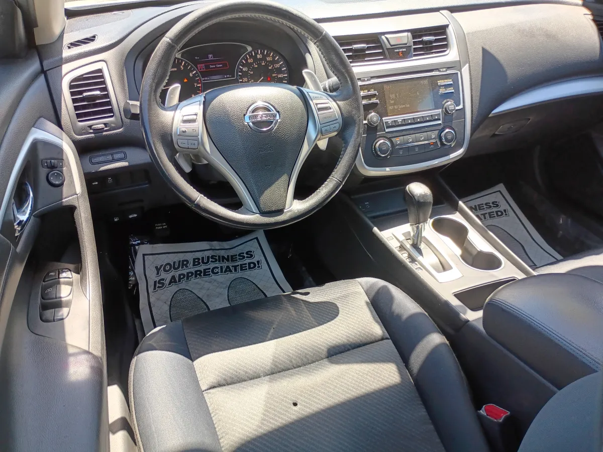 2017 Nissan Altima — image 4