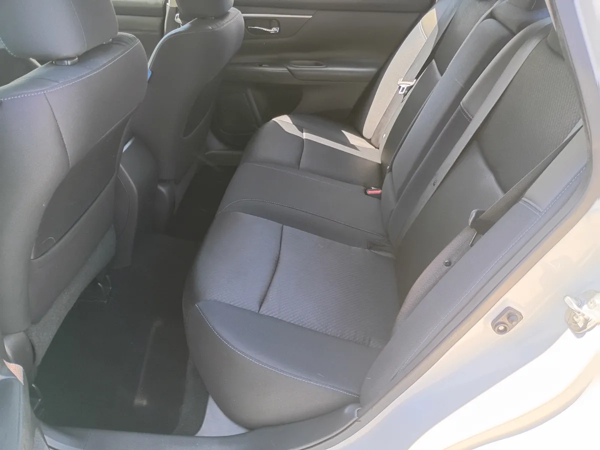 2017 Nissan Altima — image 5