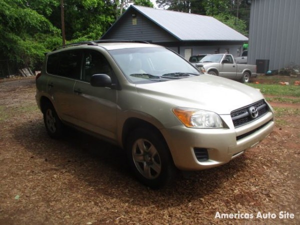 2010 Toyota RAV4 — image 2