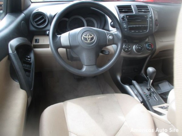 2010 Toyota RAV4 — image 4