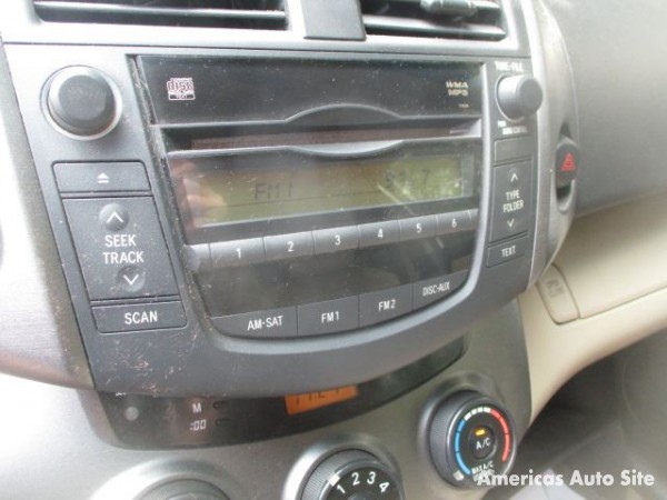 2010 Toyota RAV4 — image 8