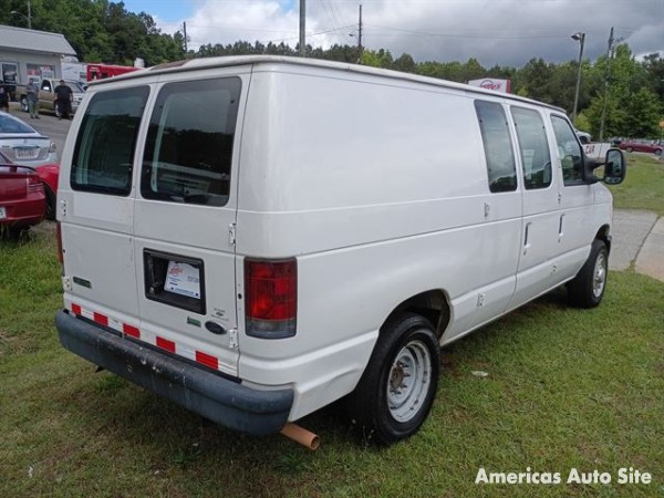 2010 Ford E150 — image 3