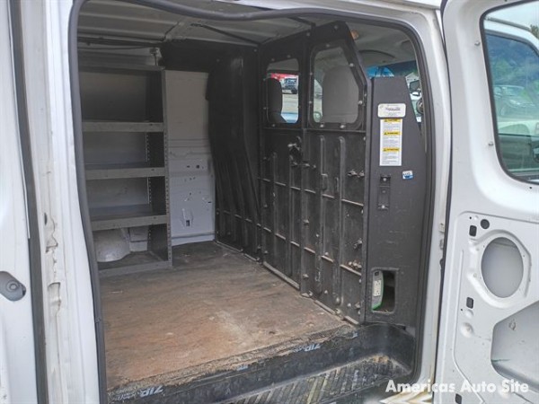 2010 Ford E150 — image 4
