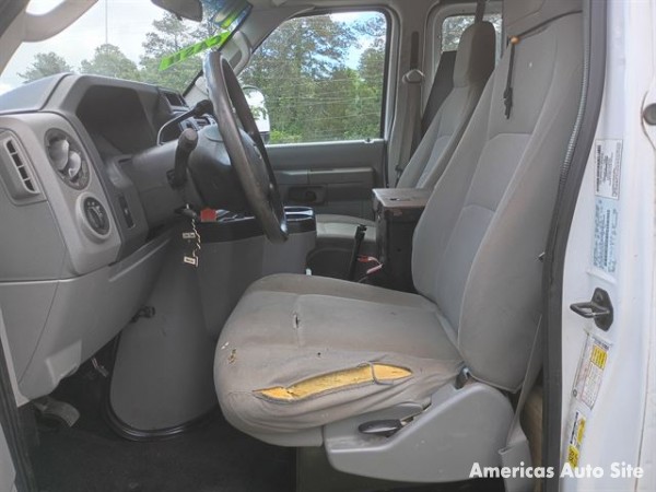 2010 Ford E150 — image 7