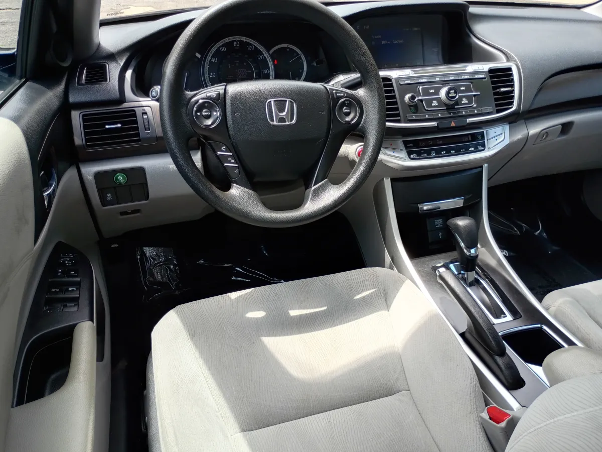 2015 Honda Accord — image 4