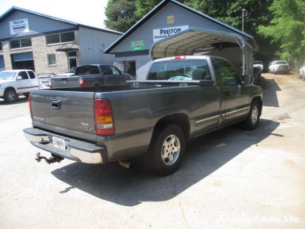 2000 Chevrolet Silverado 1500 — image 2