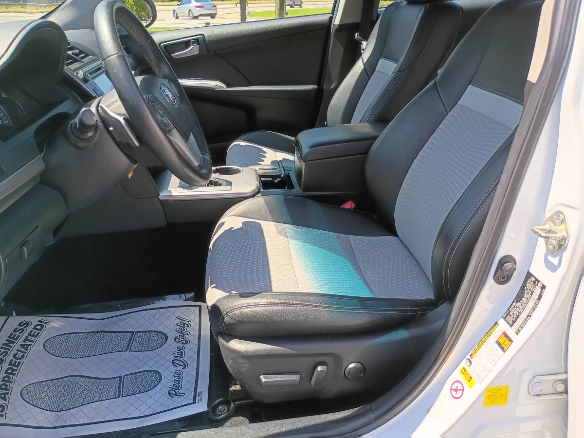 2014 Toyota Camry — image 6