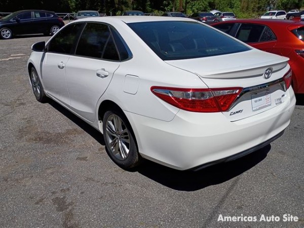 2015 Toyota Camry — image 2