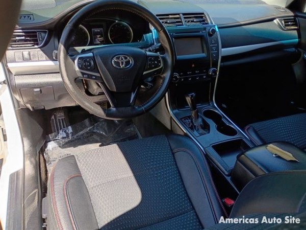2015 Toyota Camry — image 4