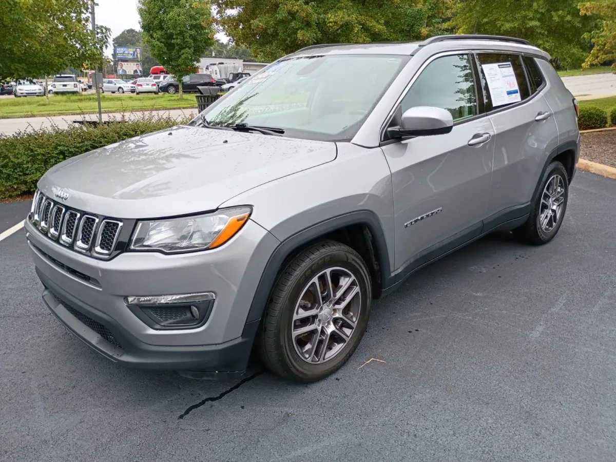 2019 Jeep Compass — image 2