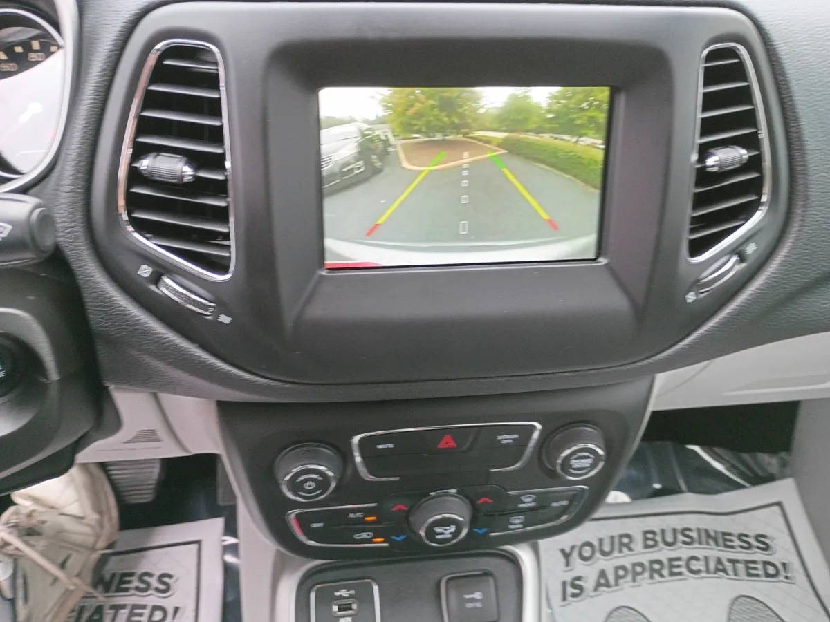 2019 Jeep Compass — image 9
