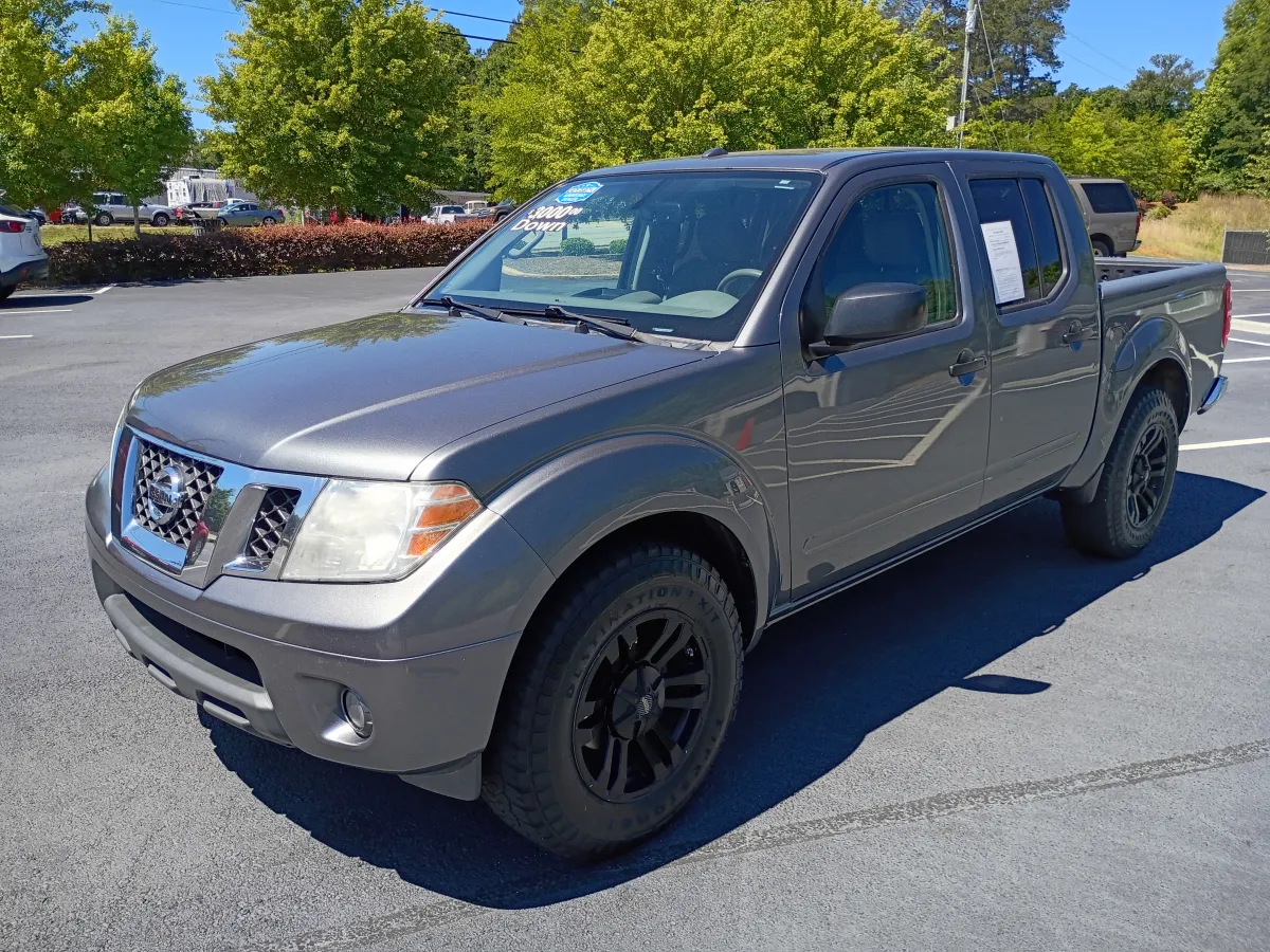 2016 Nissan Frontier — image 2