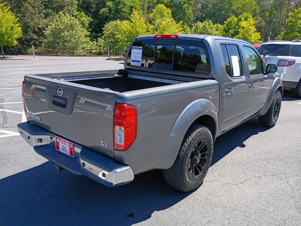 2016 Nissan Frontier — image 3