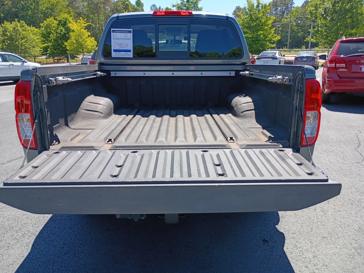 2016 Nissan Frontier — image 4