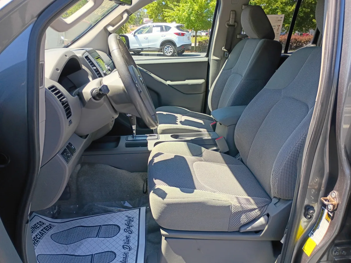 2016 Nissan Frontier — image 7