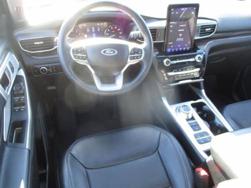 2023 Ford Explorer — image 6