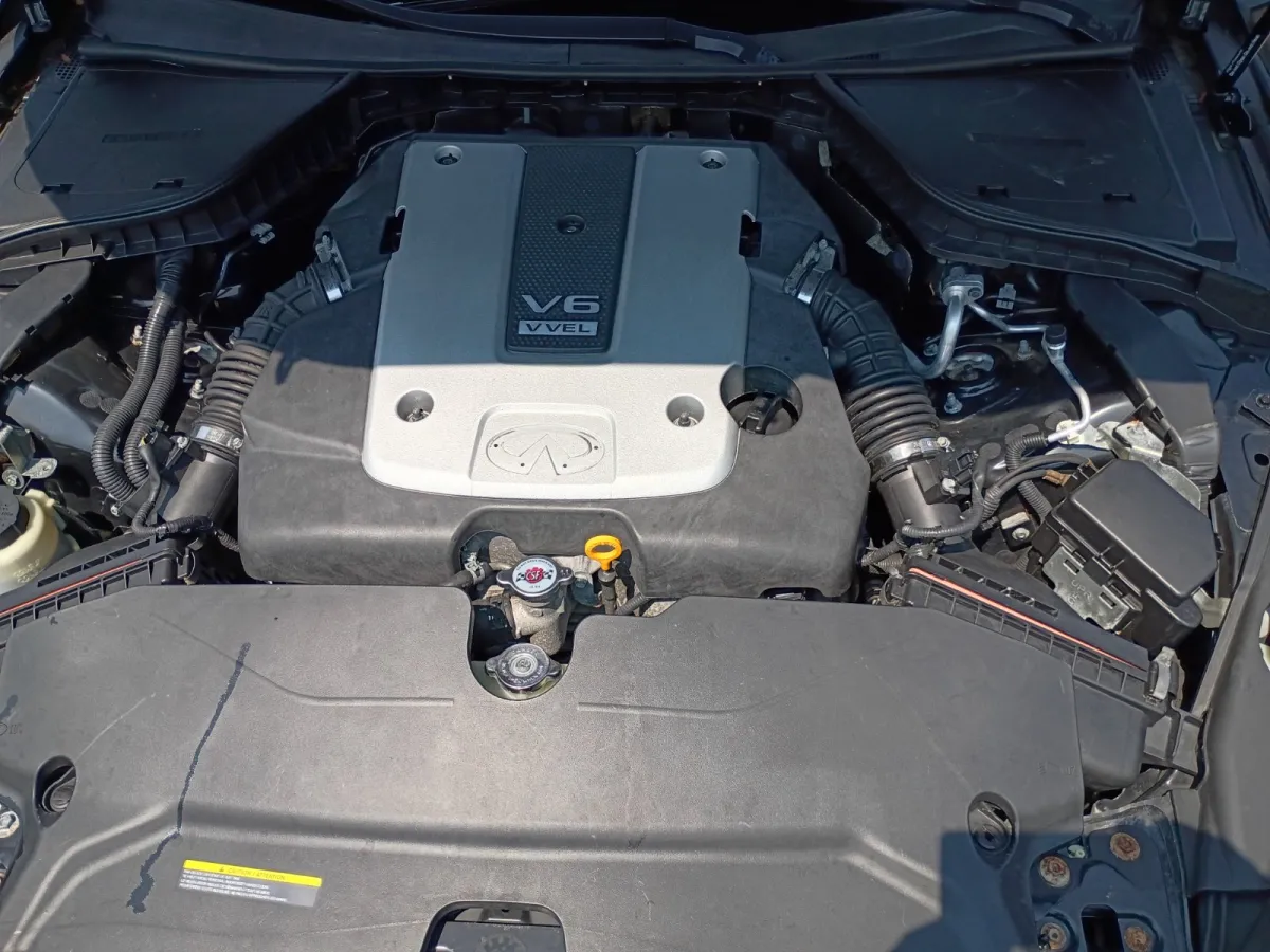 2014 Infiniti Q50 — image 10