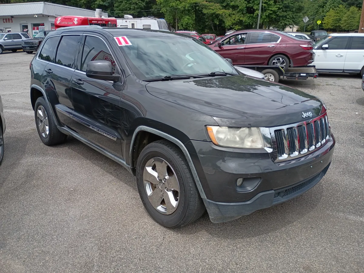 2011 Jeep Grand Cherokee — image 2