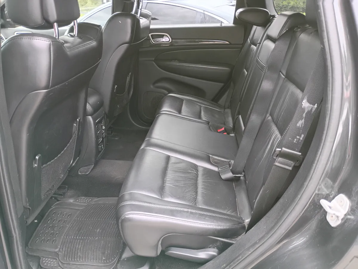2011 Jeep Grand Cherokee — image 5