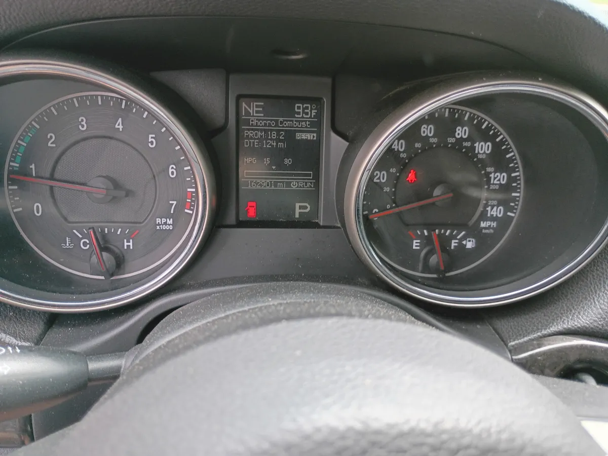 2011 Jeep Grand Cherokee — image 7