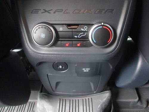 2025 Ford Explorer — image 8