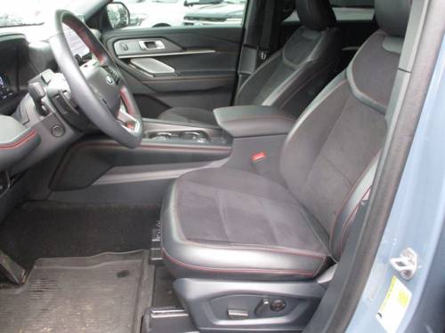 2025 Ford Explorer — image 9