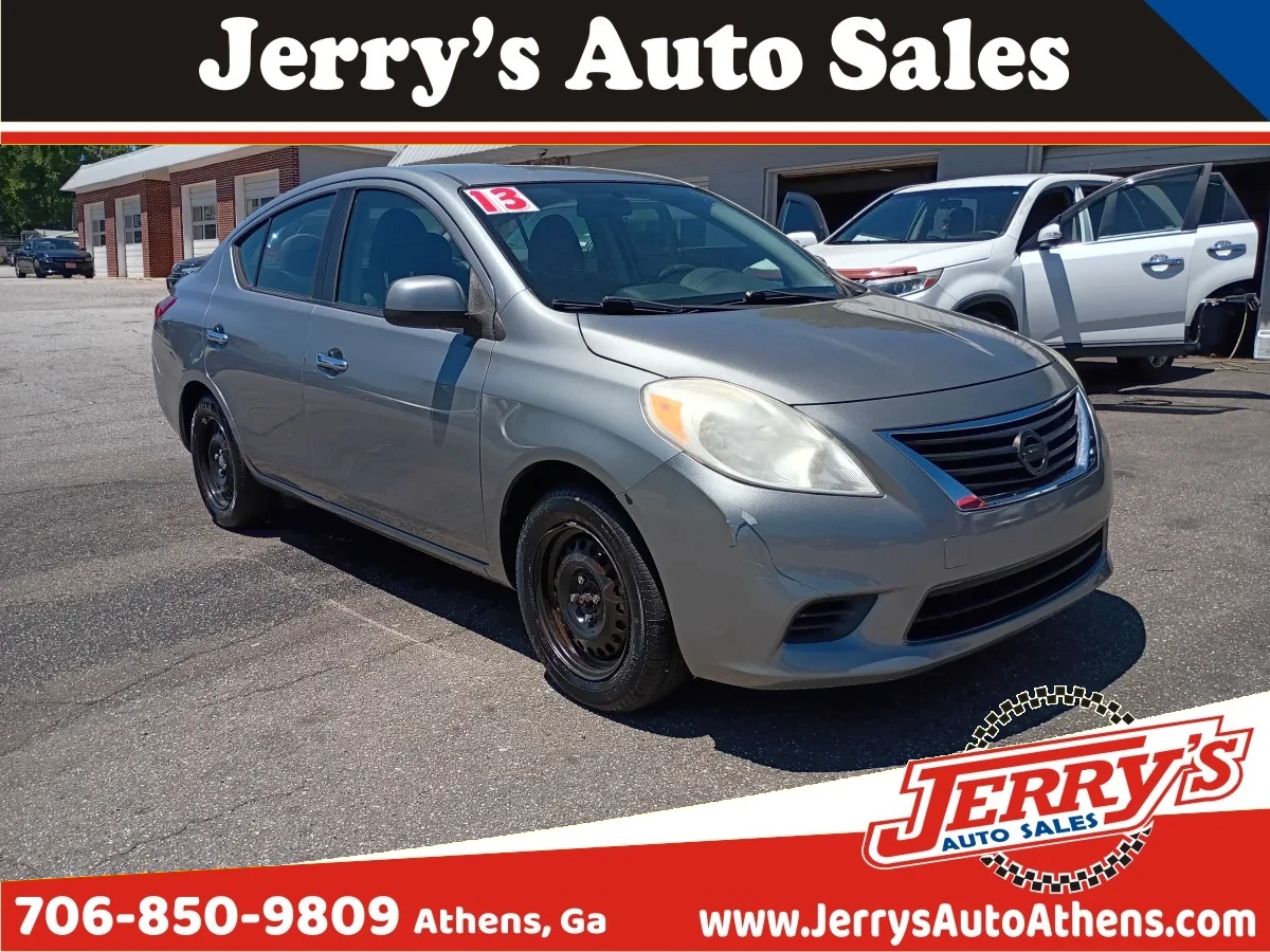 2013 Nissan Versa — image 1