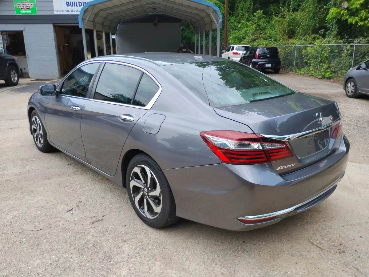 2016 Honda Accord — image 3