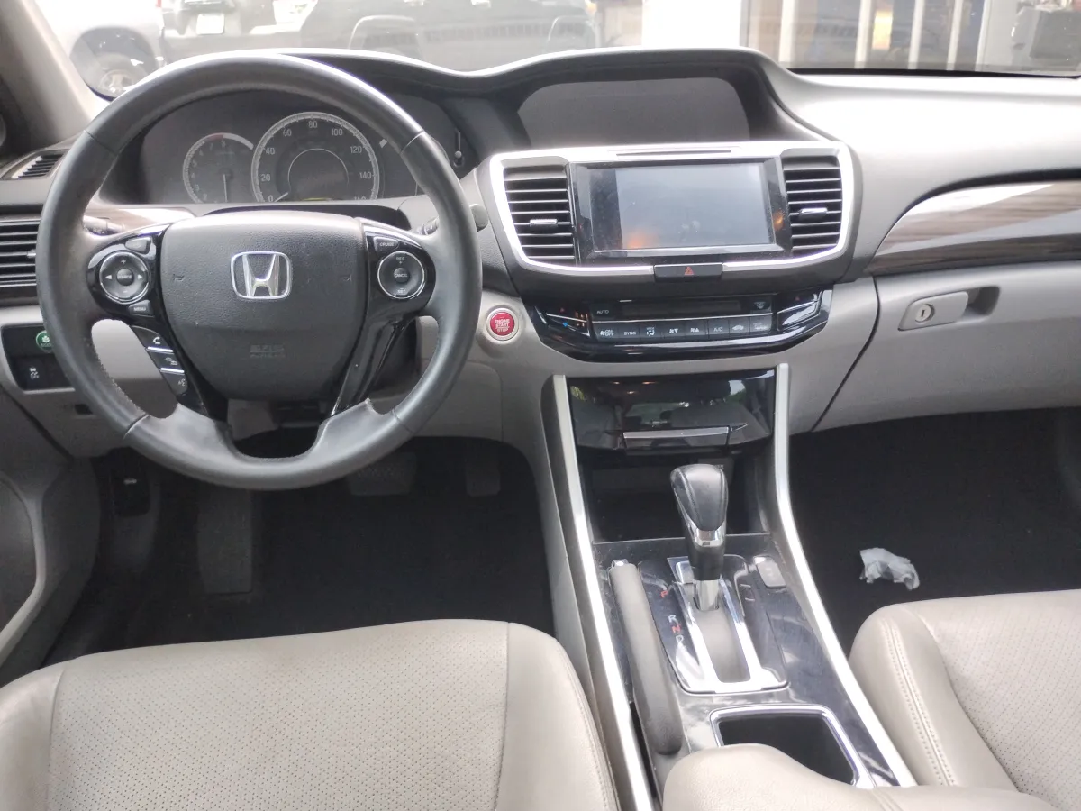 2016 Honda Accord — image 4