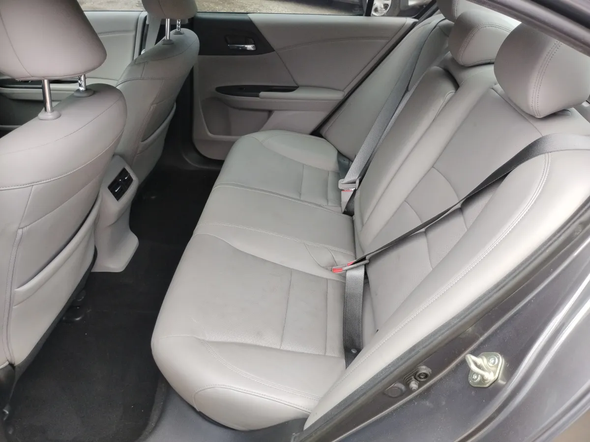 2016 Honda Accord — image 5