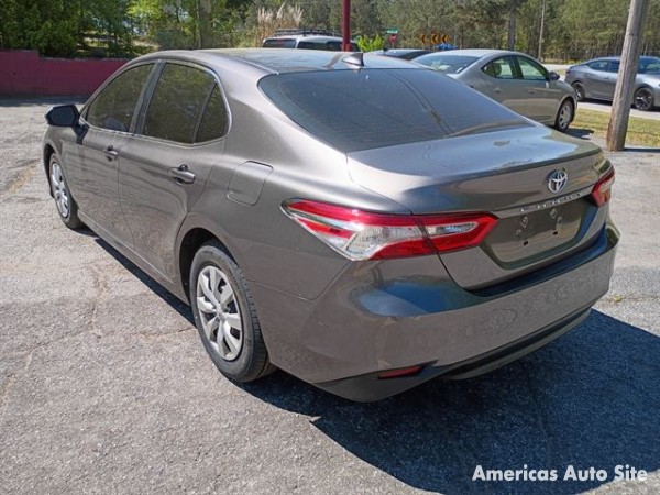 2019 Toyota Camry — image 3