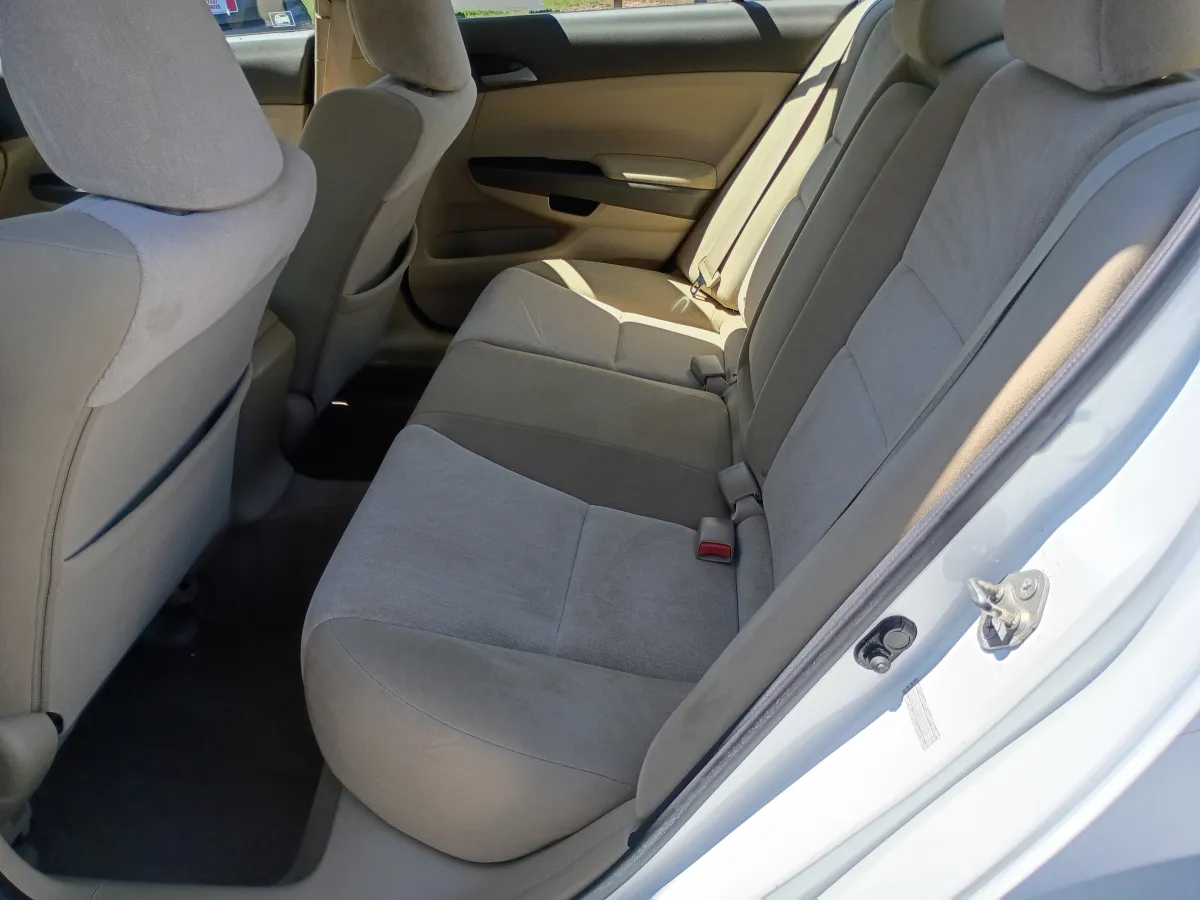 2010 Honda Accord — image 5