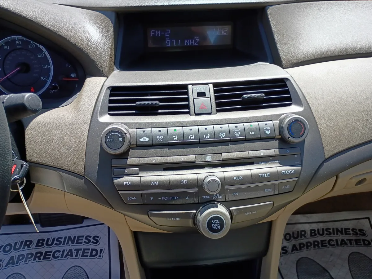 2010 Honda Accord — image 8