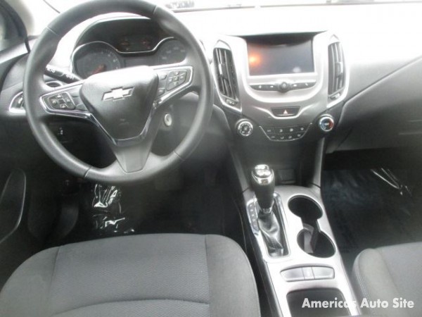 2018 Chevrolet Cruze — image 4