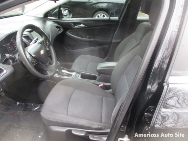2018 Chevrolet Cruze — image 6